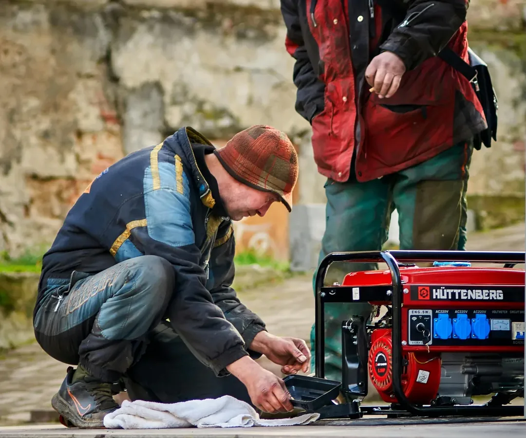 Genset untuk data center dengan sistem kelistrikan cadangan industri