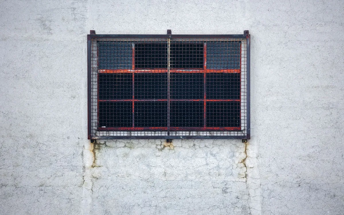 wire screen tarakan industrial wire screen clogged